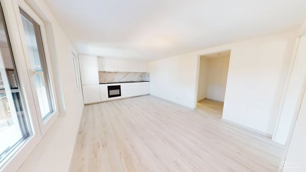 Frisch renovierte 2.5-Zimmer-Wohnung mit Balkon im Herzen von Herzogen 1
