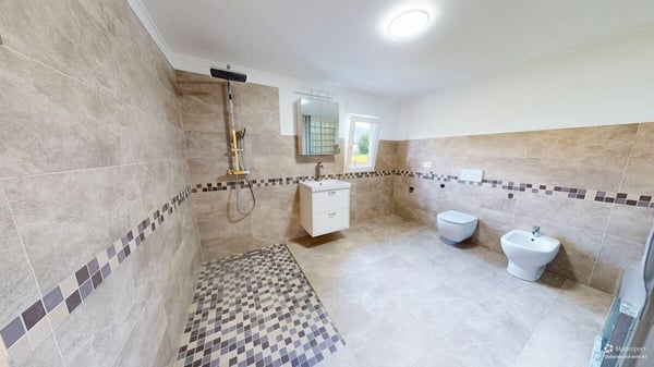 Erstbezug nach Sanierung moderne 4.5-Zimmer-Wohnung mit Garten und G 7