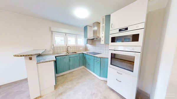 Erstbezug nach Sanierung moderne 4.5-Zimmer-Wohnung mit Garten und G 5