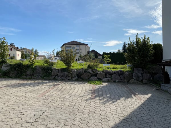 günstig parkieren in Menziken, Aussenparkplatz Nr. 3 11