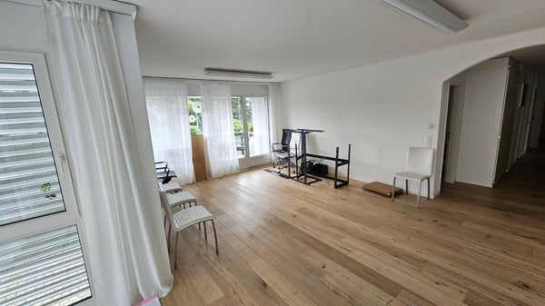 Grosse 3.5 Zimmer Praxis behindertengerecht ausgestattet 5