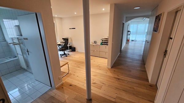 Grosse 3.5 Zimmer Praxis behindertengerecht ausgestattet 15