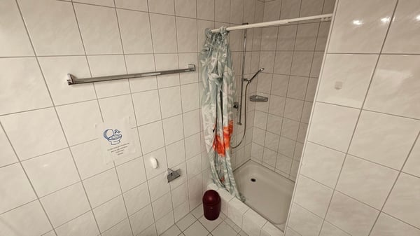 Grosse 3.5 Zimmer Praxis behindertengerecht ausgestattet 11