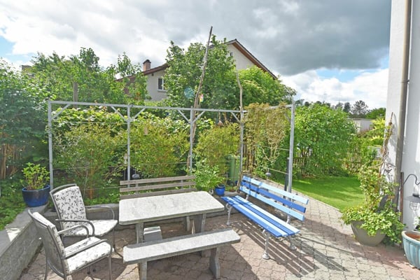 Charmantes Familienhaus mit Gartenidylle 2