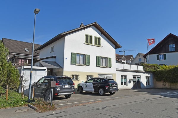 Altliegenschaft mit viel Potenzial 1
