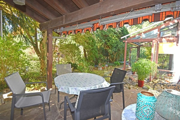 Freistehendes Einfamilienhaus mit idyllischem Garten 3