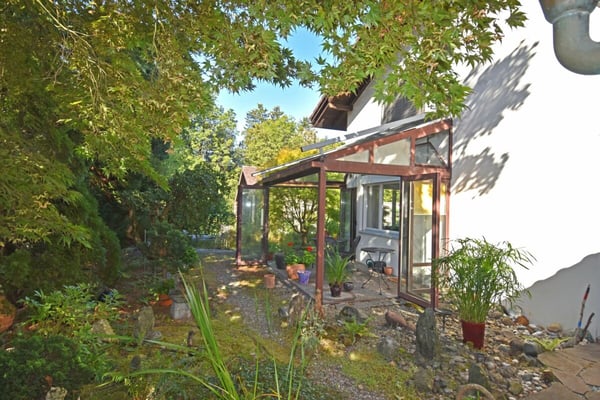 Freistehendes Einfamilienhaus mit idyllischem Garten 8