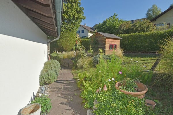Freistehendes Einfamilienhaus mit idyllischem Garten 9