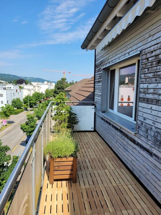 Grosse helle Attikawohnung 9