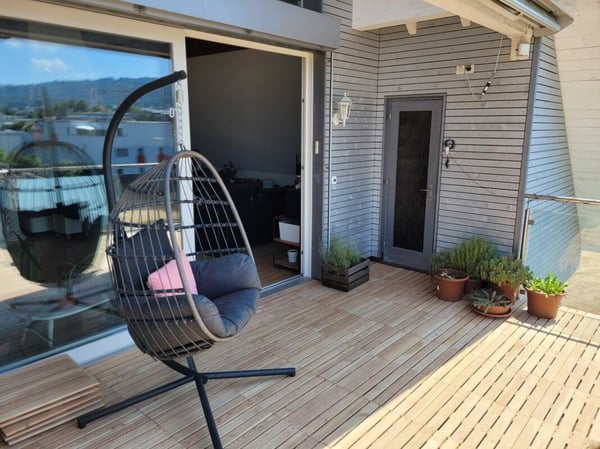 Grosse helle Attikawohnung 7