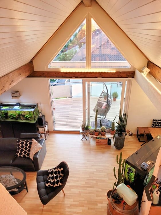 Grosse helle Attikawohnung 4