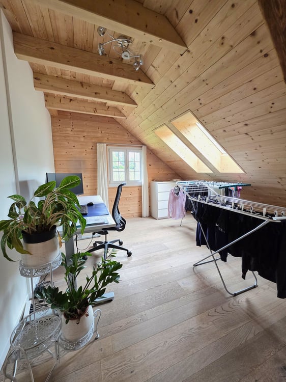Naturnahes Wohnen unter dem Dach – stilvolle 4.5-Zi-Wohnung mit Flair 13
