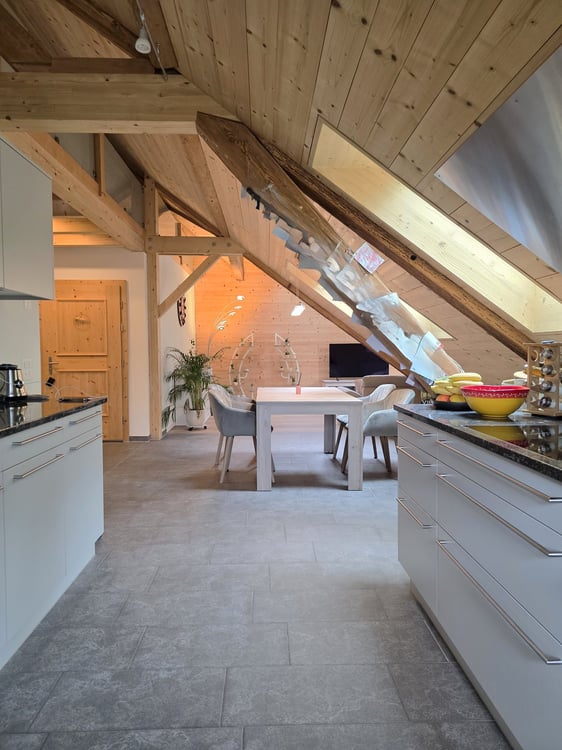 Naturnahes Wohnen unter dem Dach – stilvolle 4.5-Zi-Wohnung mit Flair 9