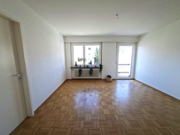 Attraktive 4-Zimmerwohnung mit Balkon und schöner Aussicht 2
