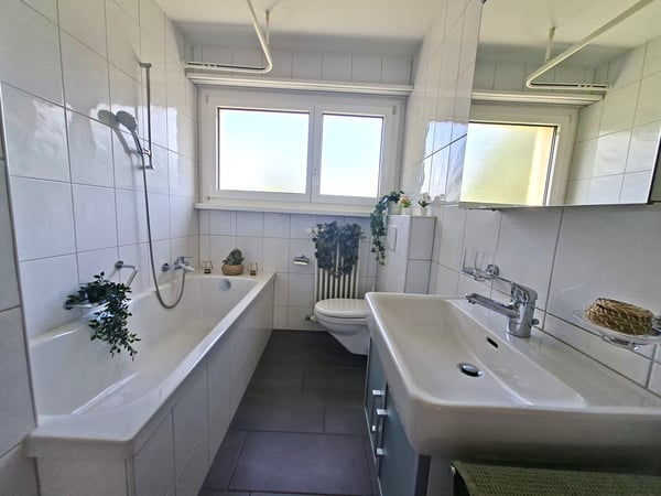 Attraktive 4-Zimmerwohnung mit Balkon und schöner Aussicht 7