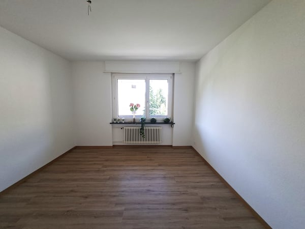 Attraktive 4-Zimmerwohnung mit Balkon und schöner Aussicht 4