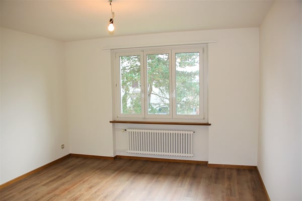 Charmante 3-Zi-Wohnung mit sonnigem Balkon - in einem kleinen MFH 8