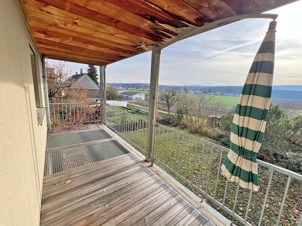 Liegenschaft mit zwei Wohnungen und Garage 19