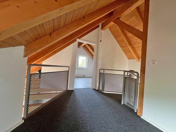 Liegenschaft mit zwei Wohnungen und Garage 10