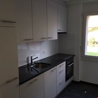 2-Zimmerwohnung mit grossem sonnigem Balkon 3