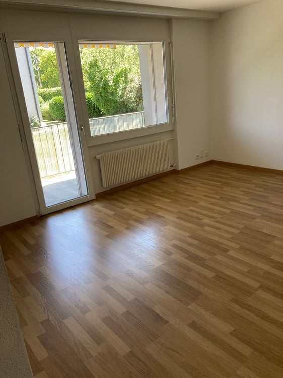 2-Zimmerwohnung mit grossem sonnigem Balkon 6