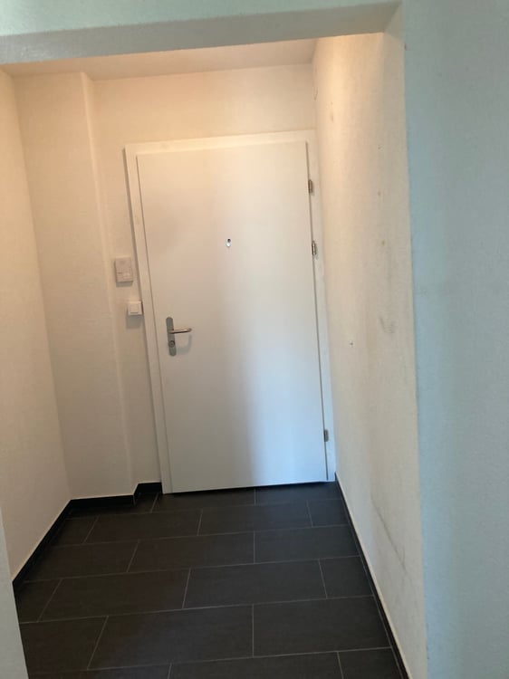 2-Zimmerwohnung mit grossem sonnigem Balkon 16