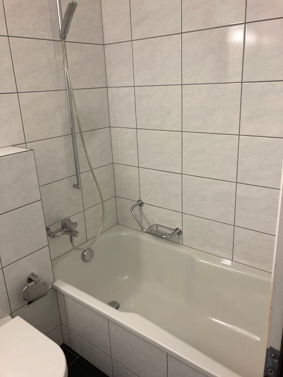 2-Zimmerwohnung mit grossem sonnigem Balkon 13
