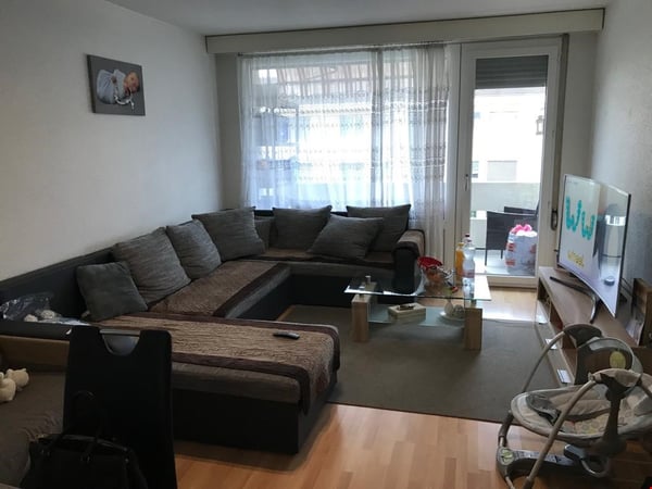 Total sanierte 3.5 Zimmerwohnung an zentraler Lage 2