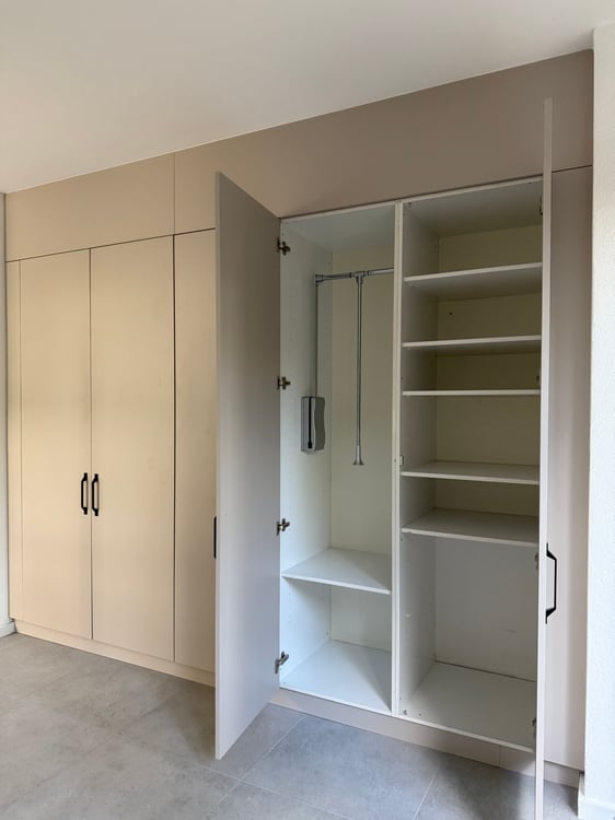 Neu sanierte, rollstuhlgerechte 2.5-Zimmerwohnung mit Terrasse im beliebten Gurzelenquartier Biel 8