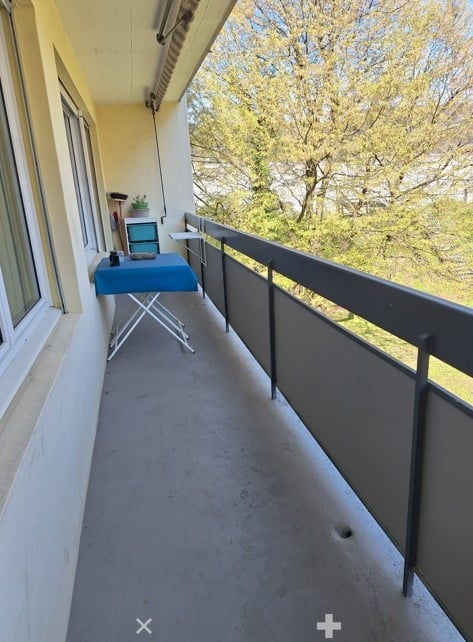 Grosszügige und moderne 3.5-Zimmerwohnung mit Balkon 1