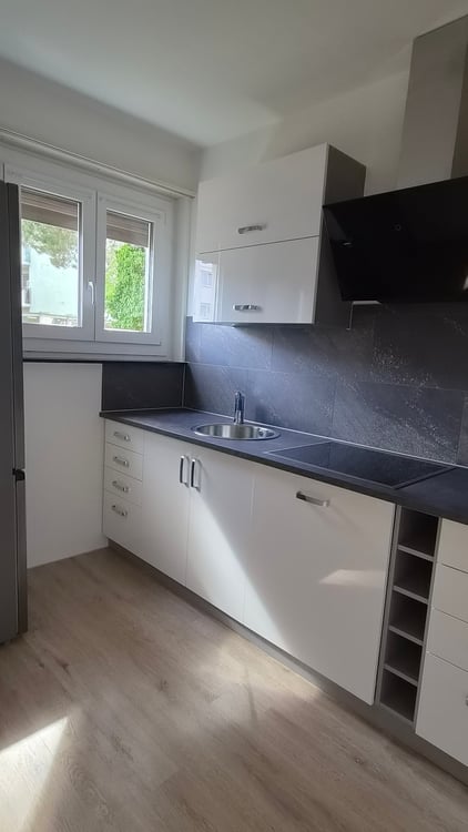 Helle 2-Zimmer-Wohnung mit Balkon in Brügg – sofort verfügbar! 2