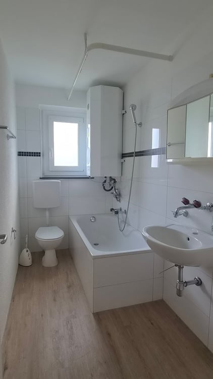 Helle 2-Zimmer-Wohnung mit Balkon in Brügg – sofort verfügbar! 7