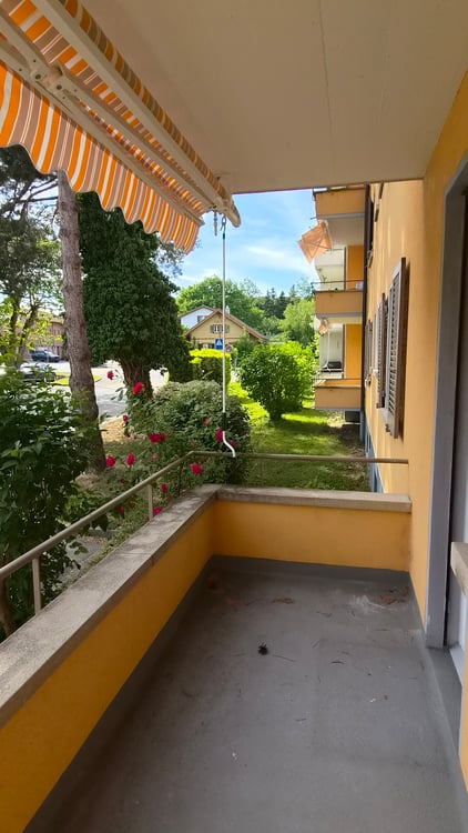 Helle 2-Zimmer-Wohnung mit Balkon in Brügg – sofort verfügbar! 4