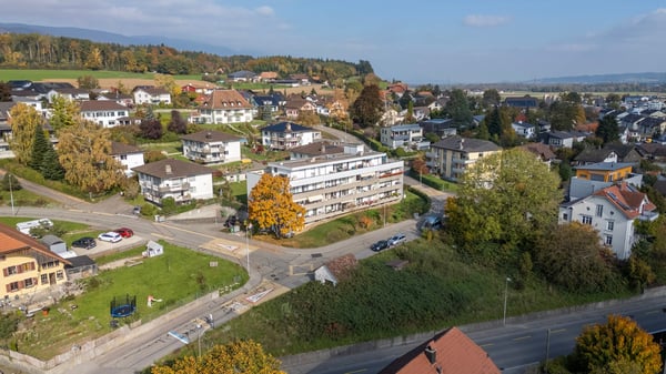 Offener Parkplatz in Orpund zu vermieten 2