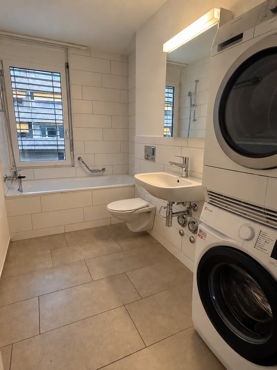Moderne 3.5-Zimmerwohnung mit Balkon und Lift in Pieterlen 9