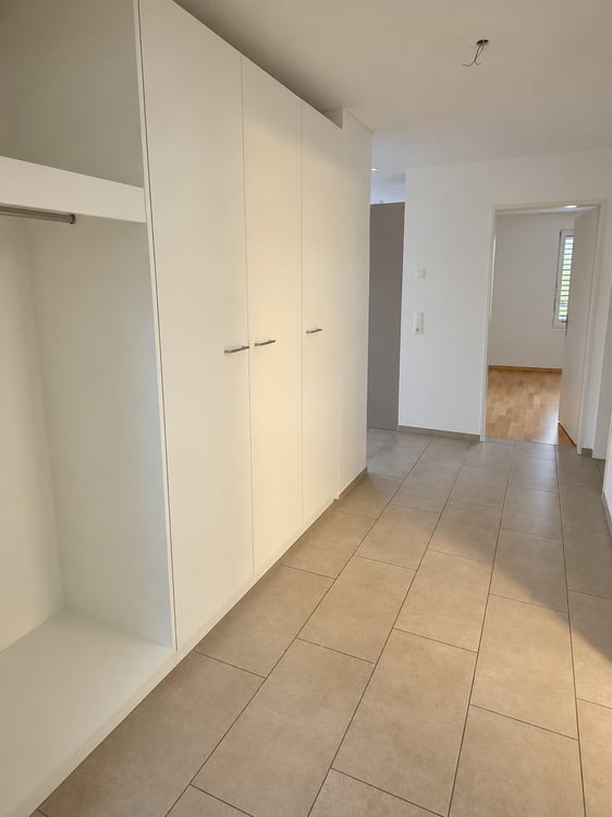 Moderne 3.5-Zimmerwohnung mit Balkon und Lift in Pieterlen 8