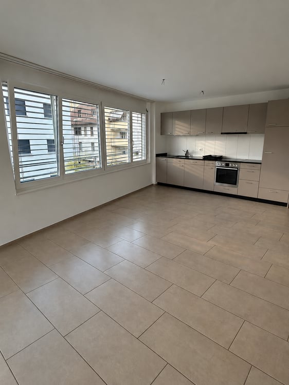 Moderne 3.5-Zimmerwohnung mit Balkon und Lift in Pieterlen 4