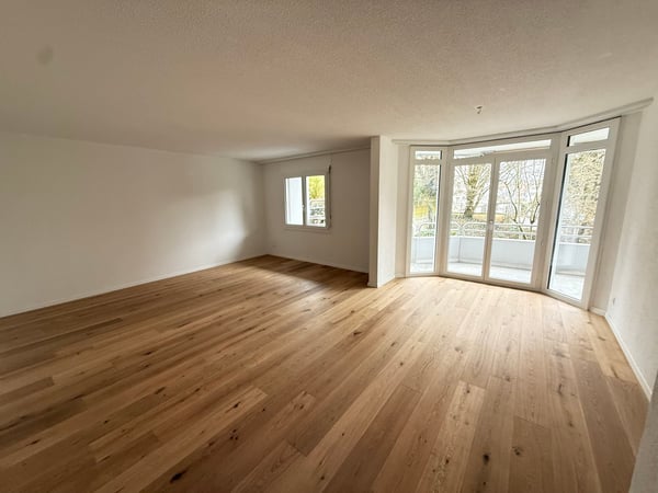 ERSTVERMIETUNG nach Sanierung: 4.5-Zi-Wohnung mit Balkon im Eigentumsstandart 3