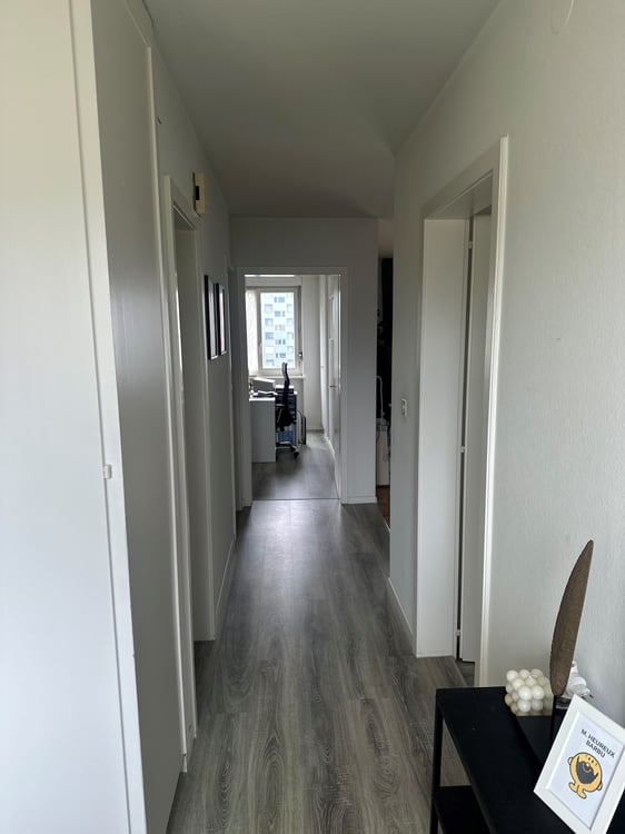 Helle 3.5-Zimmerwohnung mit zwei Balkonen in Biel 7