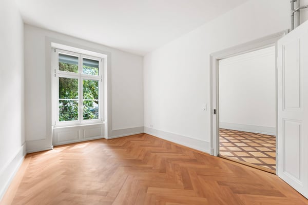 Stilvoll sanierte Altbauwohnung mit eigenem Garten an zentraler Lage in Biel 8