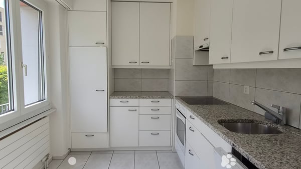 Grosszügige und helle 3-Zimmerwohnung mit Balkon im Gurzelenquartier 3