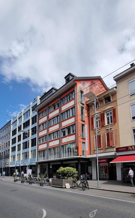 Moderne 3.5-Zimmer-Wohnung an zentraler Lage in Biel 2