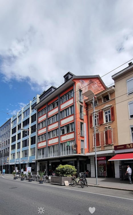 Moderne 3.5-Zimmer-Wohnung an zentraler Lage in Biel 2