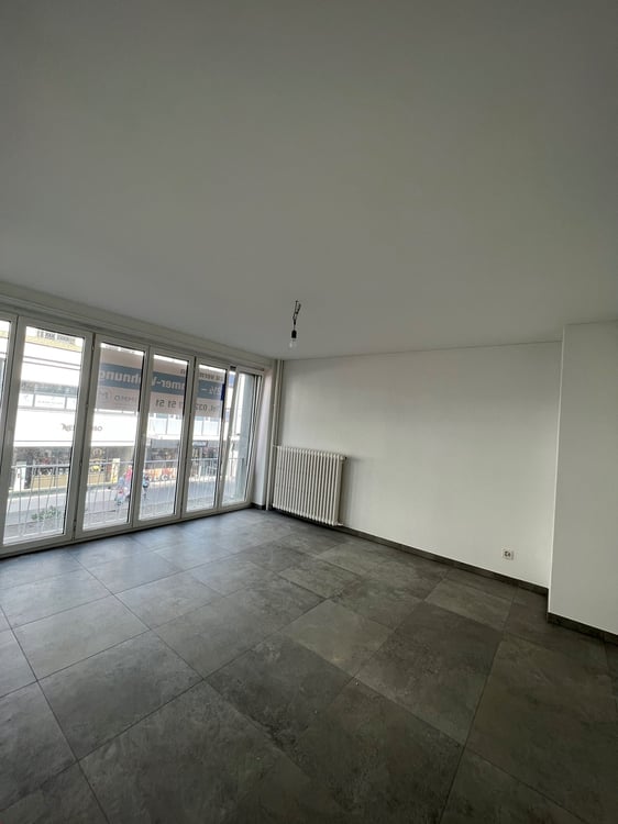 Moderne 2.5-Zimmer-Wohnung an zentraler Lage in Biel 7