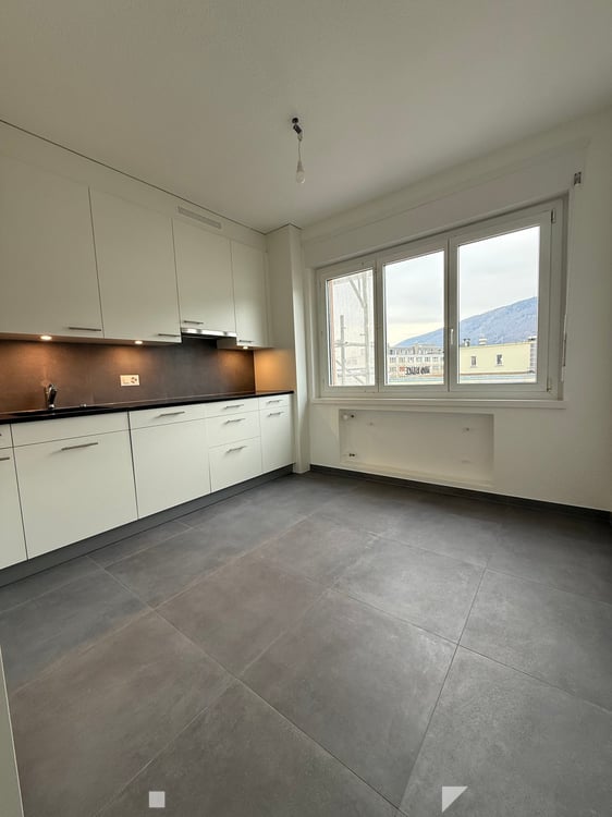 Stillvolle zentral gelegene 3.5-Zimmerwohnung mit grossem Balkon 4