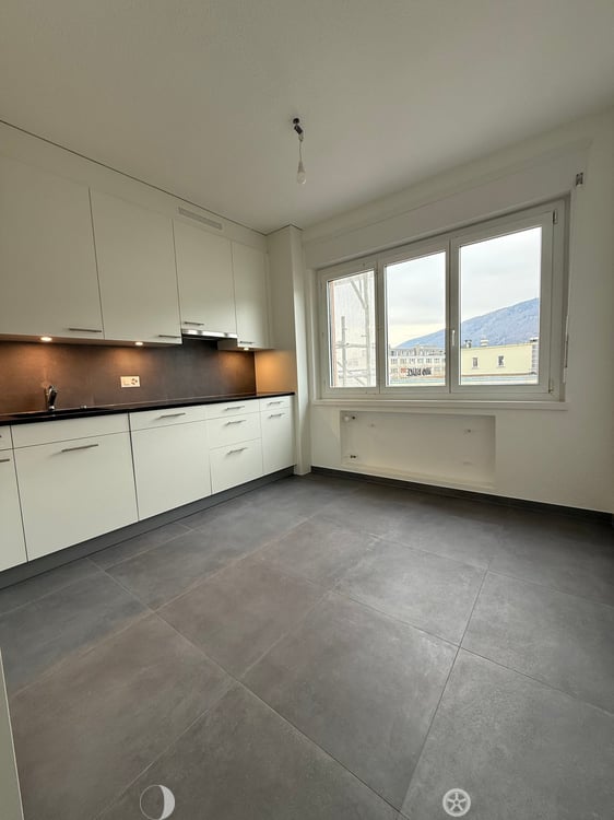 Stillvolle zentral gelegene 3.5-Zimmerwohnung mit grossem Balkon 4
