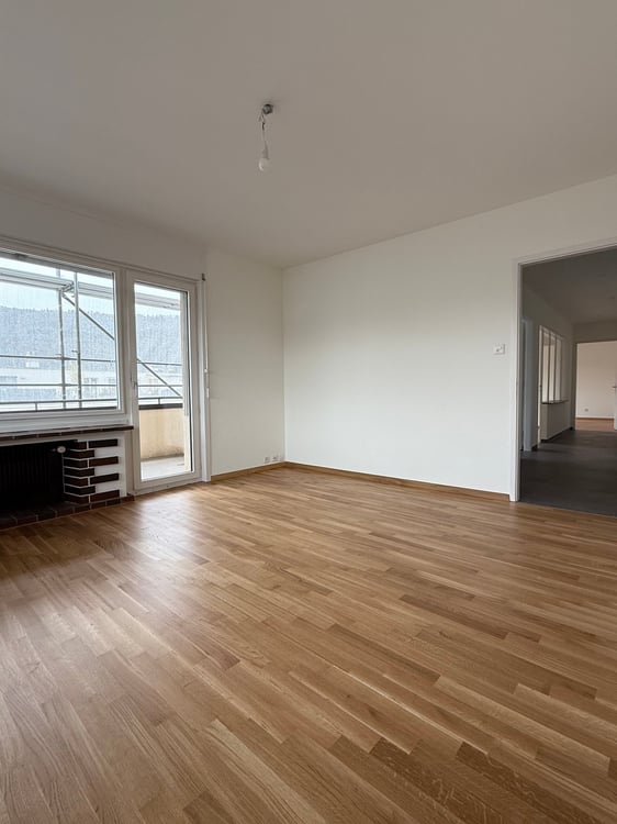 Stillvolle zentral gelegene 3.5-Zimmerwohnung mit grossem Balkon 9