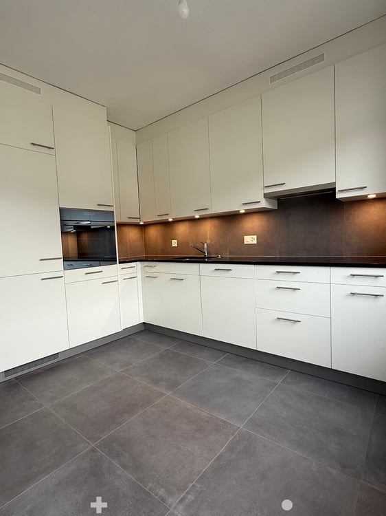 Stillvolle zentral gelegene 3.5-Zimmerwohnung mit grossem Balkon 3