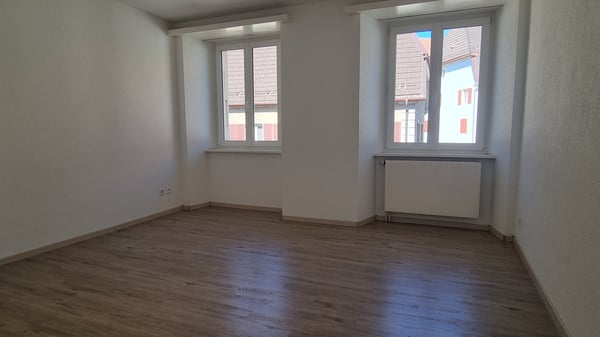 1 pièces lumineux de 120 m² au 3ème étage – rénové avec 2 salles de bains 5