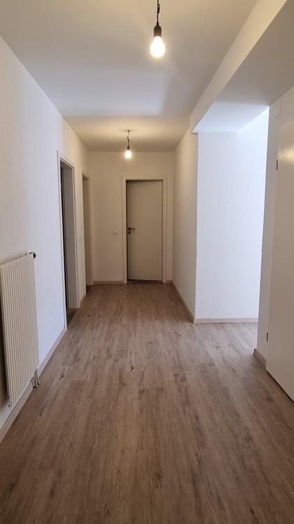 1 pièces lumineux de 120 m² au 3ème étage – rénové avec 2 salles de bains 4